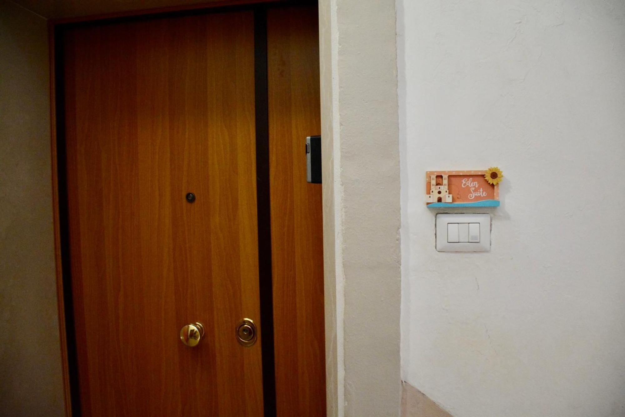Eden Suite - Central Apartment With Balcony - 莫尔费塔 外观 照片